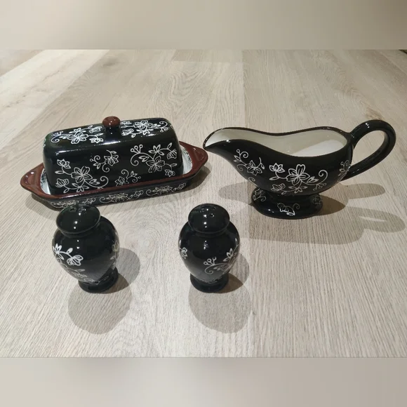 Temptations Dinner Table Set - Picture 5 of 6